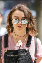 Celebrity Photo: Maisie Williams
5 Photos
Photoset #529029
@BestEyeCandy.com