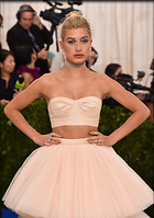 Hailey Baldwin at 2017 MET Gala in New York 05-01-2017
62 Photos
Photoset #401069
@BestEyeCandy.com