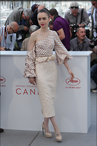 Celebrity Photo: Lily Collins
21 Photos
Photoset #368899
@BestEyeCandy.com