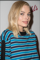 Margot Robbie speak Onstage Film Host Screening of I Tonya in Beverly Hills 12-07-2017
19 Photos
Photoset #390651
@BestEyeCandy.com