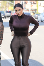 Kimberly Kardashian sexy Curves at Sap and Honey in Sherman Oaks
16 Photos
Photoset #473265
@BestEyeCandy.com