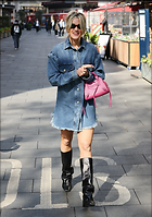 Celebrity Photo: Ashley Roberts
23 Photos
Photoset #699092
@BestEyeCandy.com