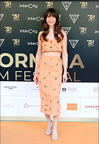 Celebrity Photo: Alison Brie
1200x1747 169 kb
Viewed 13 times
@BestEyeCandy.com