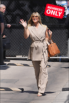 Celebrity Photo: Heidi Klum
2333x3499 2.5 mb
Viewed 1 time
@BestEyeCandy.com