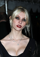 Celebrity Photo: Taylor Momsen
2087x3000 612 kb
Viewed 5 times
@BestEyeCandy.com
