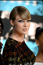 Celebrity Photo: Taylor Swift
1331x2000   616 kb
Viewed 5 times
@BestEyeCandy.com