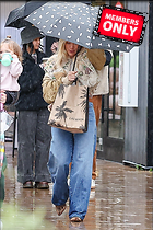 Celebrity Photo: Hilary Duff
1136x1706 1.5 mb
Viewed 0 times
@BestEyeCandy.com