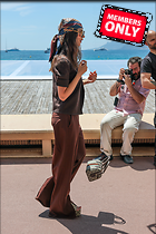 Celebrity Photo: Emily Ratajkowski
3553x5329 2.3 mb
Viewed 1 time
@BestEyeCandy.com