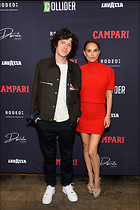 Celebrity Photo: Natalie Portman
7 Photos
Photoset #721783
@BestEyeCandy.com