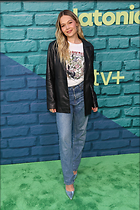 Kelli Berglund platonic Premiere in Los Angeles 05.10..20.2023
10 Photos
Photoset #705102
@BestEyeCandy.com
