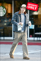 Celebrity Photo: Ashton Kutcher
2002x3003 2.9 mb
Viewed 0 times
@BestEyeCandy.com