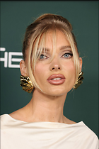 Celebrity Photo: Elsa Hosk
1200x1799 176 kb
Viewed 9 times
@BestEyeCandy.com