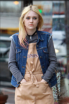 Celebrity Photo: Dakota Fanning
2400x3600 1.2 mb
Viewed 6 times
@BestEyeCandy.com