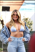 Celebrity Photo: Heidi Klum
667x1000 104 kb
Viewed 7 times
@BestEyeCandy.com