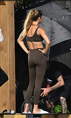 Celebrity Photo: Gisele Bundchen
1821x3000 1.5 mb
Viewed 16 times
@BestEyeCandy.com