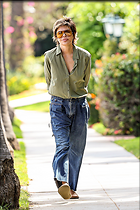 Celebrity Photo: Lisa Rinna
1751x2626 1.4 mb
Viewed 14 times
@BestEyeCandy.com