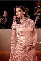 Celebrity Photo: Hailee Steinfeld
1365x2048 975 kb
Viewed 4 times
@BestEyeCandy.com
