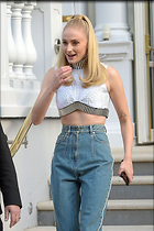 Celebrity Photo: Sophie Turner
1365x2048 311 kb
Viewed 2 times
@BestEyeCandy.com
