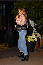 Celebrity Photo: Kylie Minogue
17 Photos
Photoset #739335
@BestEyeCandy.com