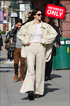 Celebrity Photo: Kendall Jenner
2329x3500 3.2 mb
Viewed 0 times
@BestEyeCandy.com