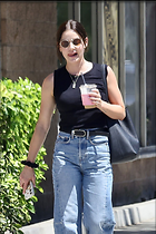 Celebrity Photo: Lucy Hale
1200x1800 271 kb
Viewed 12 times
@BestEyeCandy.com