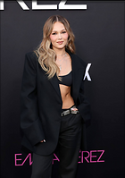 Kelli Berglund crop Top Emilia Perez film premiere Los Angeles California USA 21.10..20.2024
1360x1929 103 kb
Viewed 7 times
@BestEyeCandy.com