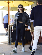 Brooks Nader leggings enjoys a sunny family lunch with her sisters in Beverly Hills 16.09..20.2024
23 Photos
Photoset #706193
@BestEyeCandy.com