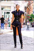 Celebrity Photo: Gigi Hadid
1200x1800 282 kb
Viewed 13 times
@BestEyeCandy.com