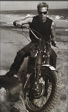 Celebrity Photo: Brad Pitt
1280x2099 1,030 kb
Viewed 2 times
@BestEyeCandy.com