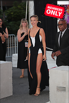 Celebrity Photo: Margot Robbie
1912x2868 2.6 mb
Viewed 0 times
@BestEyeCandy.com