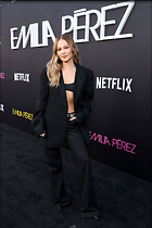 Kelli Berglund crop Top Emilia Perez film premiere Los Angeles California USA 21.10..20.2024
1365x2048 475 kb
Viewed 7 times
@BestEyeCandy.com