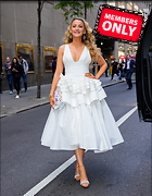 Celebrity Photo: Blake Lively
2716x3500 4.0 mb
Viewed 1 time
@BestEyeCandy.com