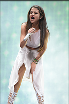 Celebrity Photo: Selena Gomez
2400x3600 1,072 kb
Viewed 6 times
@BestEyeCandy.com