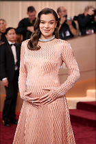 Celebrity Photo: Hailee Steinfeld
1366x2048 1.1 mb
Viewed 7 times
@BestEyeCandy.com