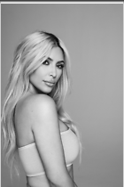 Celebrity Photo: Kimberly Kardashian
683x1024 151 kb
Viewed 7 times
@BestEyeCandy.com