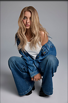 Celebrity Photo: Sydney Sweeney
1200x1799 233 kb
Viewed 14 times
@BestEyeCandy.com