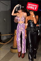 Celebrity Photo: Kendall Jenner
1854x2782 2.6 mb
Viewed 0 times
@BestEyeCandy.com