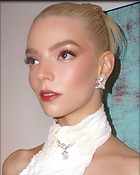 Celebrity Photo: Anya Taylor-Joy
4 Photos
Photoset #726805
@BestEyeCandy.com