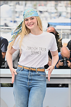 Celebrity Photo: Elle Fanning
1364x2048 1,091 kb
Viewed 7 times
@BestEyeCandy.com