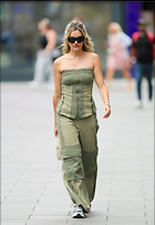 Celebrity Photo: Ashley Roberts
7 Photos
Photoset #741106
@BestEyeCandy.com