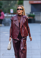 Celebrity Photo: Ashley Roberts
1246x1777 817 kb
Viewed 5 times
@BestEyeCandy.com