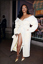 Celebrity Photo: Rihanna
1366x2048 951 kb
Viewed 1 time
@BestEyeCandy.com