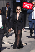 Celebrity Photo: Charlize Theron
2333x3499 2.5 mb
Viewed 0 times
@BestEyeCandy.com
