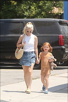 Celebrity Photo: Kate Mara
1443x2165 1.3 mb
Viewed 6 times
@BestEyeCandy.com