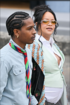 Celebrity Photo: Rihanna
10 Photos
Photoset #710353
@BestEyeCandy.com