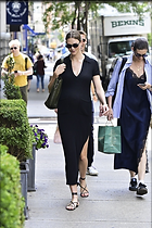Celebrity Photo: Karlie Kloss
791x1187 618 kb
Viewed 8 times
@BestEyeCandy.com