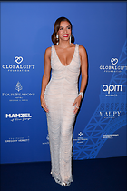 Celebrity Photo: Eva Longoria
3333x5000 1.3 mb
Viewed 14 times
@BestEyeCandy.com