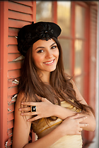Celebrity Photo: Victoria Justice
733x1100 548 kb
Viewed 4 times
@BestEyeCandy.com