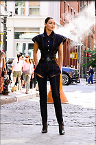 Celebrity Photo: Gigi Hadid
1364x2048 1,095 kb
Viewed 5 times
@BestEyeCandy.com