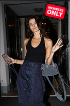 Celebrity Photo: Isabeli Fontana
1819x2729 2.0 mb
Viewed 1 time
@BestEyeCandy.com
